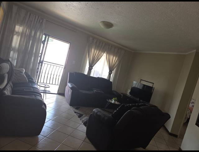 2 BEDROOM APARTMENT FOR SALE IN RUSTENBURG CENTRAL